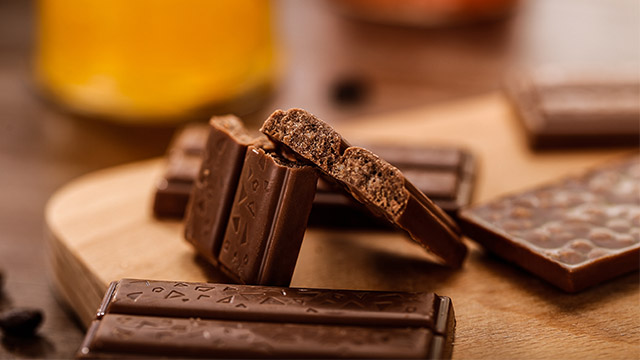 兆禧休闲食品定制分享什么样的巧克力代加工厂更值得选择和信赖！